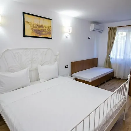 Casa Ypu Două Mai