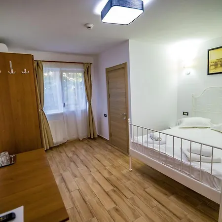 Casa Ypu Maison d'hôtes Două Mai
